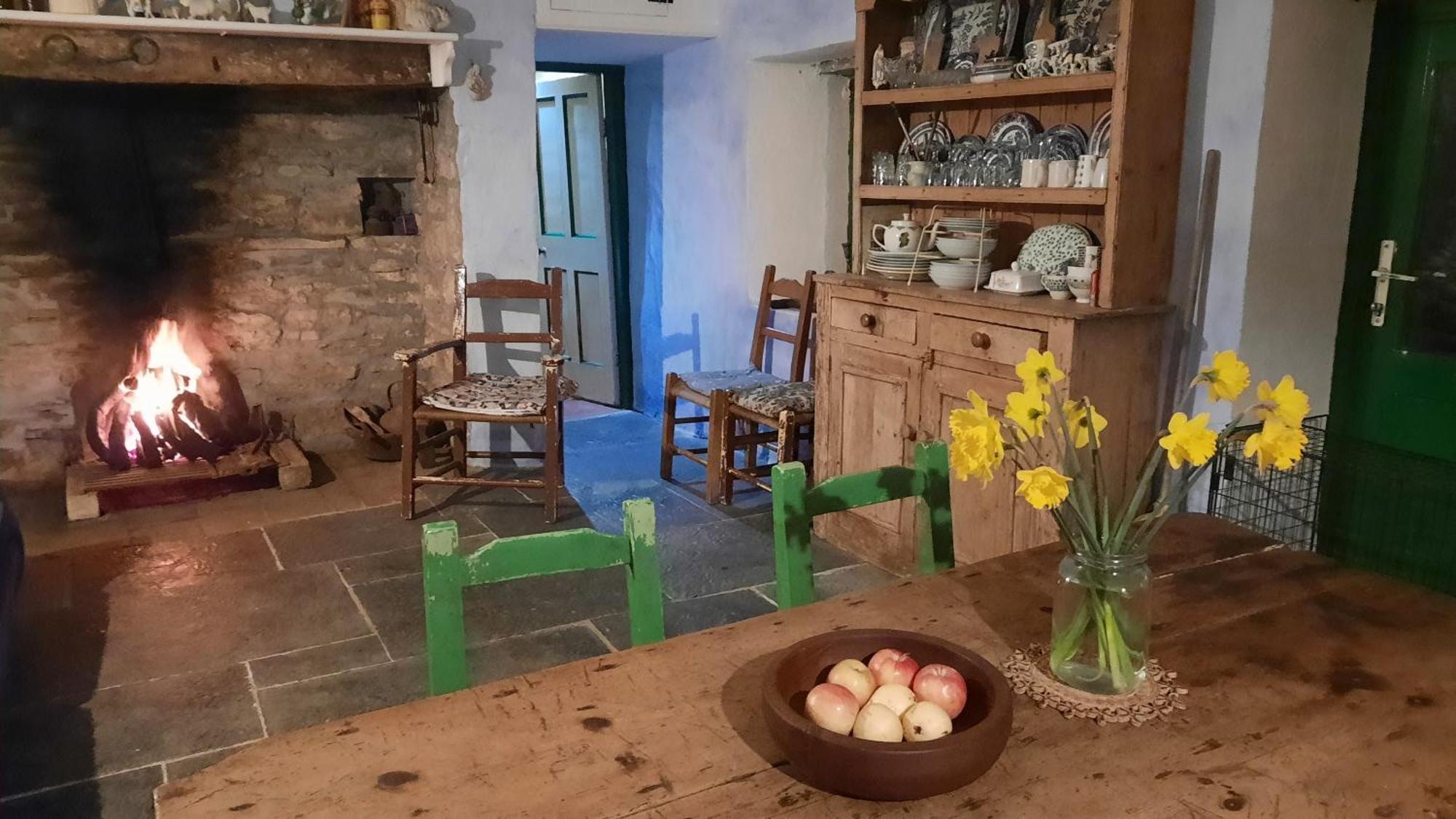 -Going Back In Time- 200 Year Old Farmhouse Creegh Exteriör bild